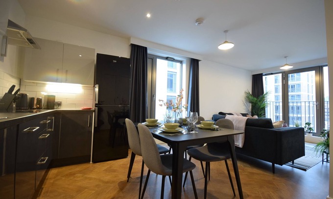 Northern Quarter Apartment | Suite Life: 2-Bed, 1-Bath in New Cross