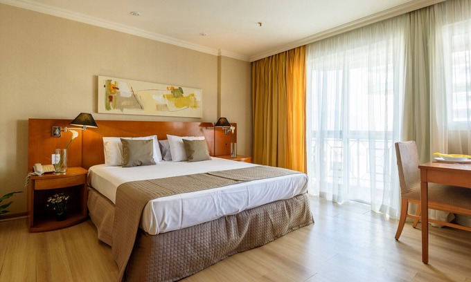 Barra da Tijuca Bed & Breakfast | Suite, pool and gym | BPremium T1 1208.4