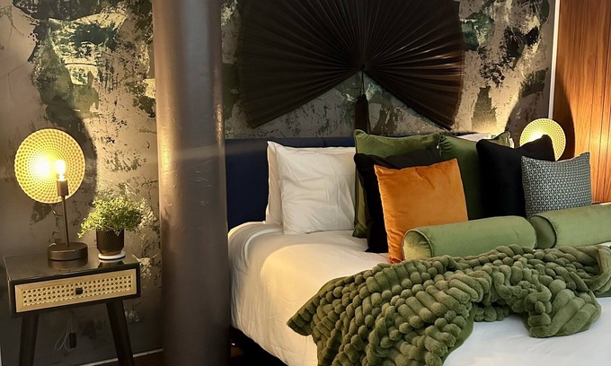 Plymouth Apartment | Suite4Serenity @ Rwy Luxury Apartment