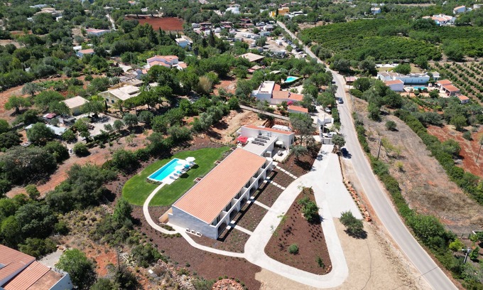 Moncarapacho e Fuseta House | Suites Sunny Hill for a wonderful, carefree vacation in the Algarve.