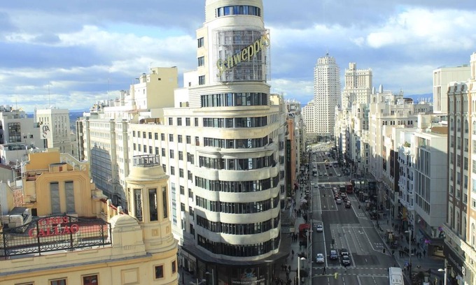 Barajas Apartment | Suitur Modern Apartment IFEMA Airport Barajas in Madrid