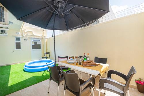 Mellieha Apartment | Summer Breeze 3 Bedroom Family Maisonette with sunny terrace in Mellieha - by Getawaysmalta