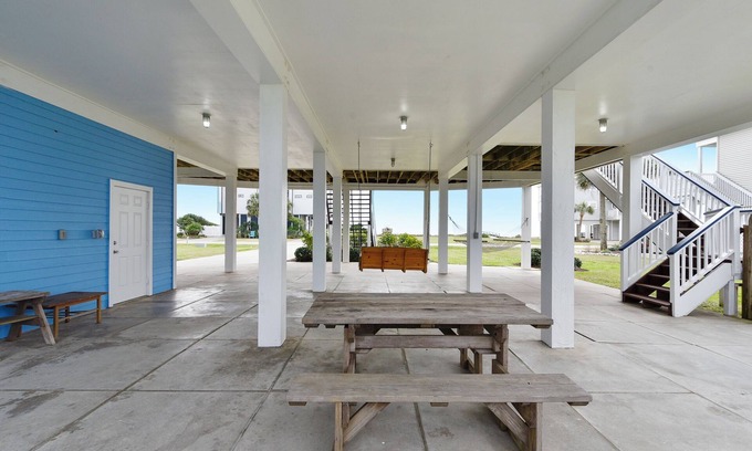 Hershey Beach Cottage | Summer Breeze