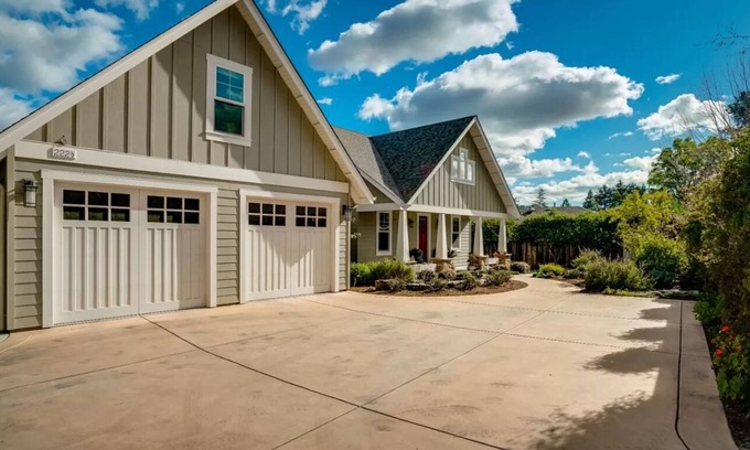 Scotts Valley House | Summer Rental! Escape the hustle and bustle- be close to the beach and redwoods!