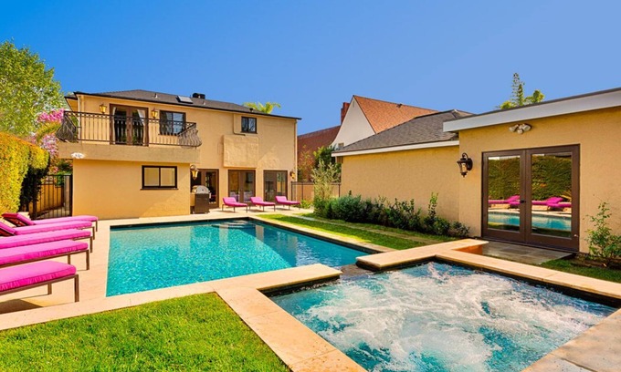 Los Feliz House | SUMMER SALE - Magnificent Hollywood Hills HtdPool Residence in Celebrity Enclave