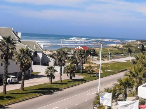 Pollok Beach Apartment | Summerstrand, 9th Avenue, Unit 303 Cascades