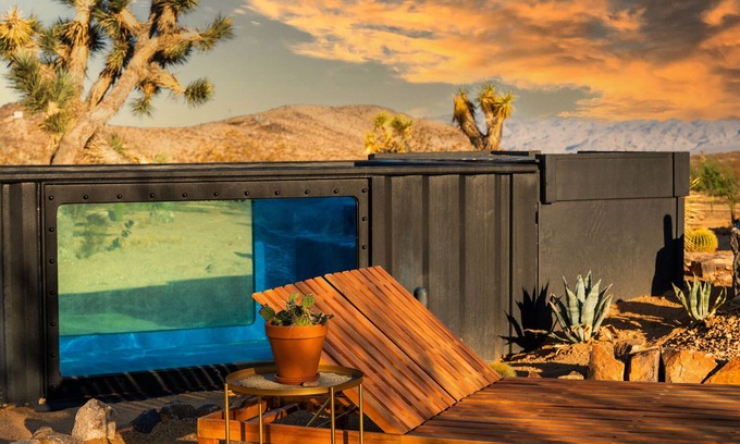 Yucca Valley House | Sun Dream ~ Airy Designer Desert Home w/See Through Glass Pool