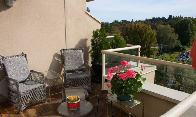 James Bay Condo | Sun Drenched Sub Penthouse Amazing Views - 3 Month Minimum