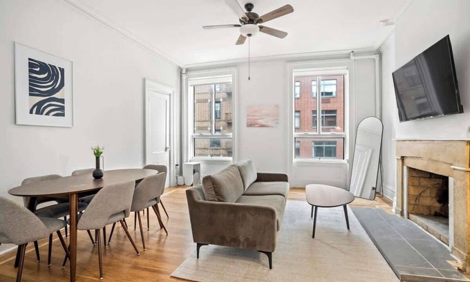 Chelsea Apartment | Sun-Filled Brownstone Apt in Prime Chelsea