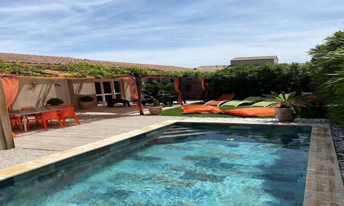 Tavel Villa | Sun-Kissed Villa in Lirac