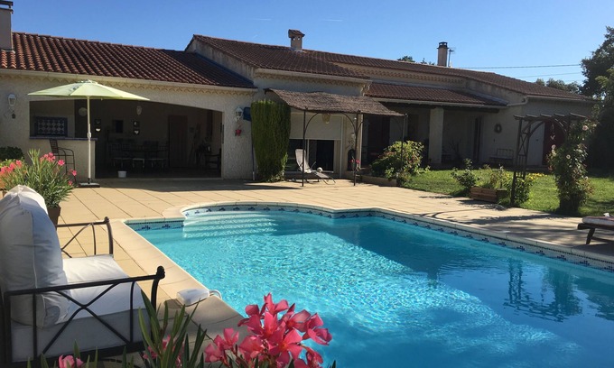 Carpentras House | Sun of the Hermitage. Villa with pool 6/8 persons, Family holidays