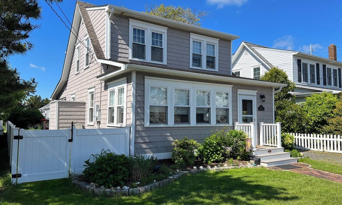 Avalon House | Sun, Sand, and Savings in this Cozy Cottage Near the Beach & Bay!