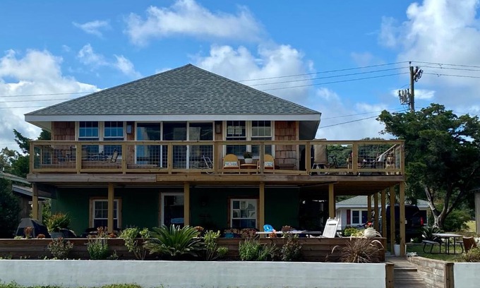 Crescent Beach Apartment | Sun & Sea Therapy
