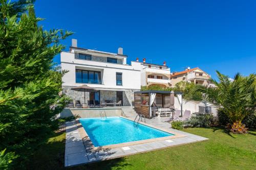 Kornic Villa | Sun & Sea Villa
