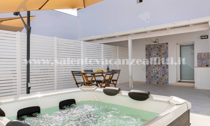 Torre Suda Apartment | Sun vacation home with whirlpool