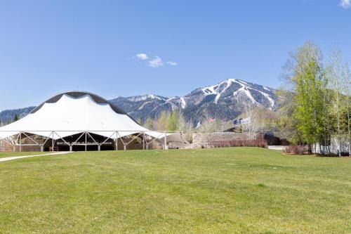 Elkhorn House | Sun Valley Atelier Condo in Perfect Location