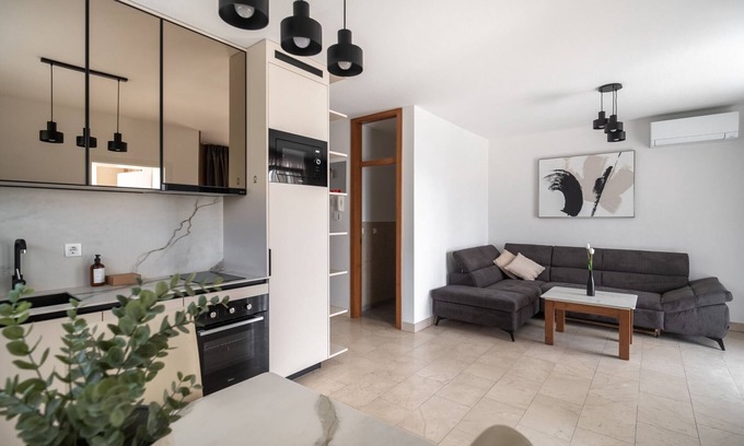 Kozino Apartment | Sunadria Apartments B6
