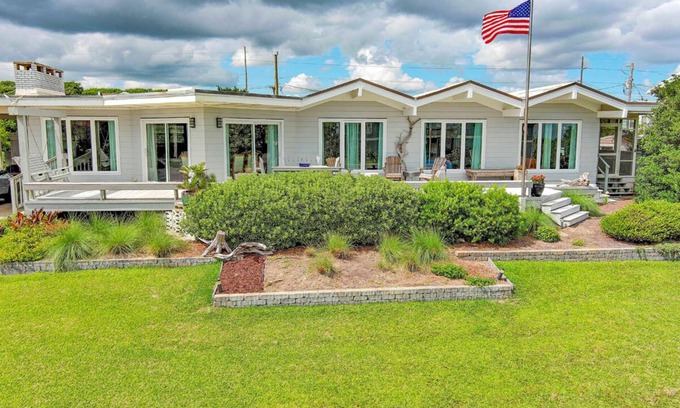 Pine Knoll Shores House | Suncatcher, Almost Oceanfront House in Pine Knoll Shores, NC!