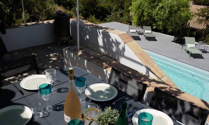 Le Beausset Villa | Sunday to Sunday (in july august): luxury villa, big pool, sleeps 10, top views