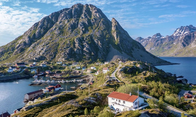 Sund i Lofoten House | Sundet Lofoten Holiday House - Sea & Mountainview