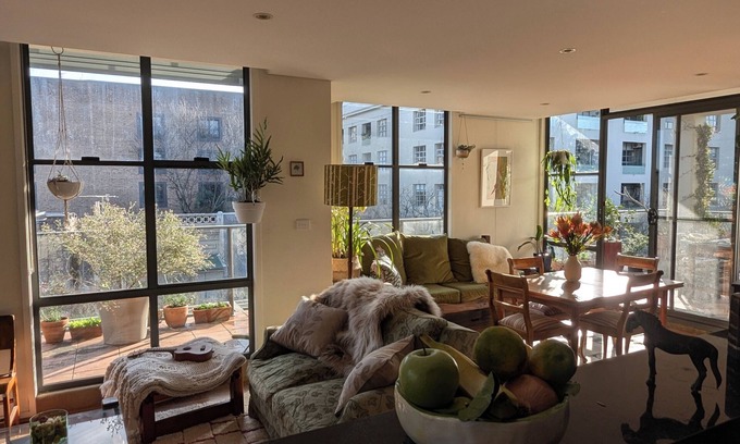 Camperdown Apartment | Sunny 2-bed inner-city oasis, close to Syd Uni, CBD and Glebe Foreshore
