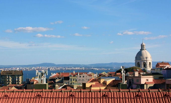 Alfama Apartment | Sunny 3BDR Apartment in Graça by LovelyStay