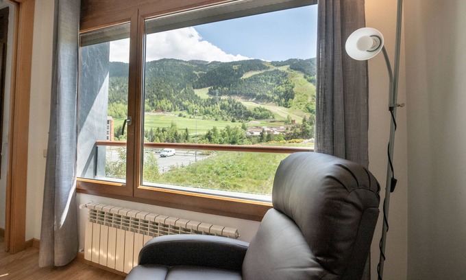 El Tarter Apartment | Sunny and surrounded by mountains