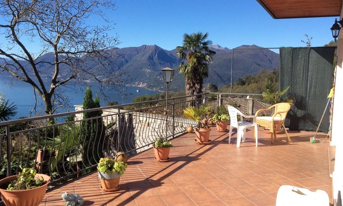 Vignone Apartment | Sunny apartment with breathtaking lake view
