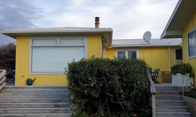 Te Horo Beach House | Sunny bach on beachfront with heaps of room and lots to do