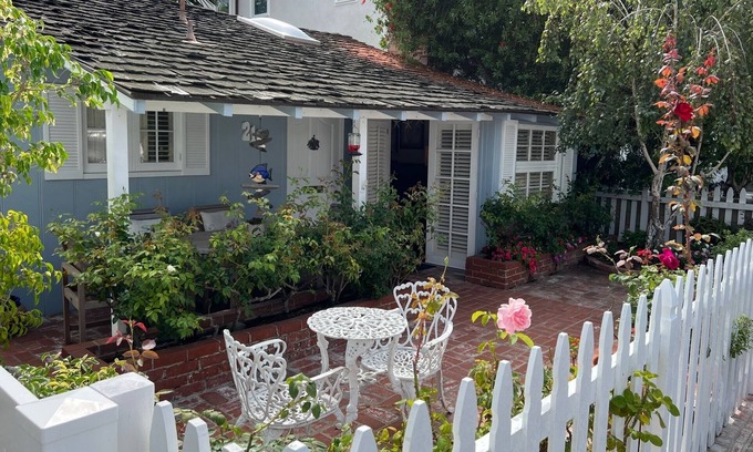 Balboa Island Cottage | Sunny Balboa Island Cottage: ”WINTER” 40%-50% OFF - Sep 27 to May 23, 2026