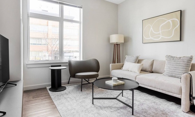 Cambridgeport Apartment | Sunny Cambridgeport 1BR w/ W/D & Gym, near Boston U & MIT, by Blueground