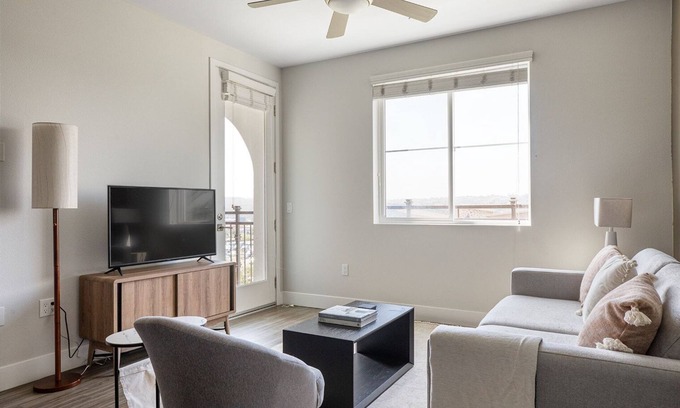 Carmel Valley Apartment | Sunny Carmel Valley 2BR w/Gym, BBQ, & W/D, nr Dining, by Blueground
