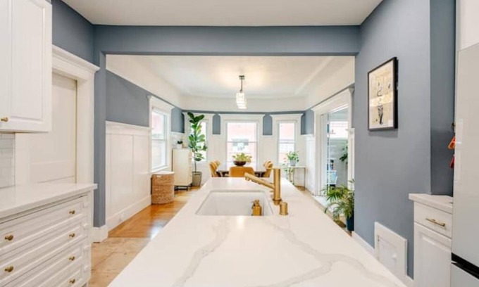 Southwest Berkeley House | Sunny, charming Berkeley craftsmannn