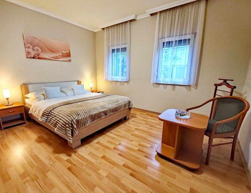 Dunaujvaros Villa | Sunny City House Dunaújváros