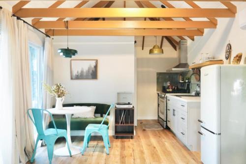 West Covina House | Sunny Days Tiny House with private entrance, pool and view