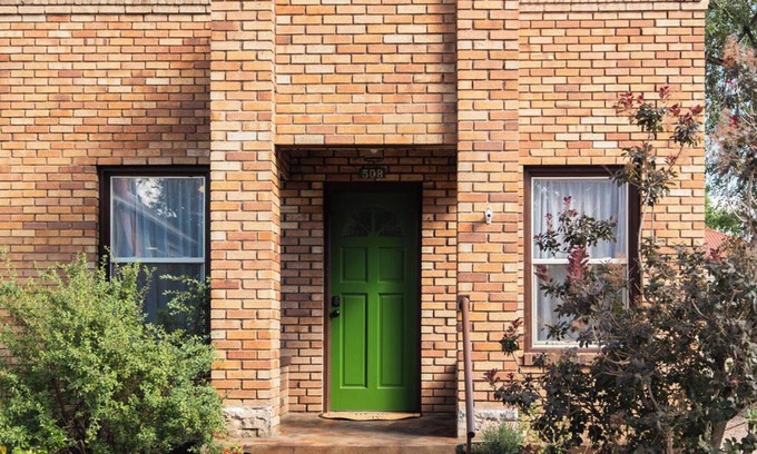 Canon City House | Sunny Downtown Oasis · Hot Tub · Casita Verde