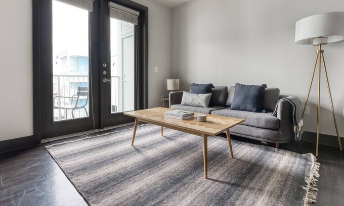 Chestnut Apartment | Sunny East Austin 1BR w/ Pool, Gym & W/D, nr restaurants, by Blueground
