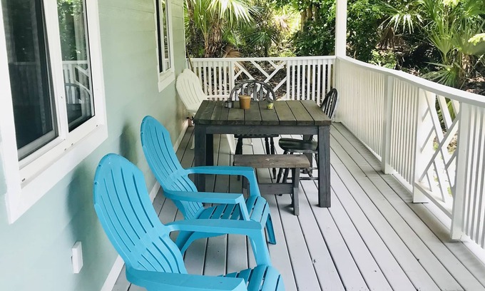 Rainbow Bay Cottage | Sunny Haze