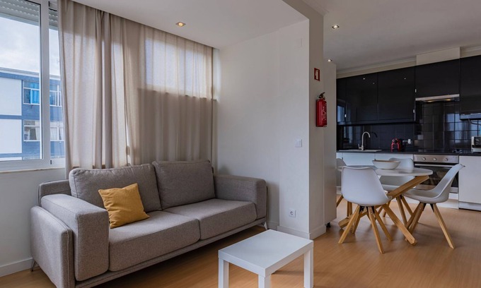Paco De Arcos Apartment | Sunny Horizon Retreat by LovelyStay
