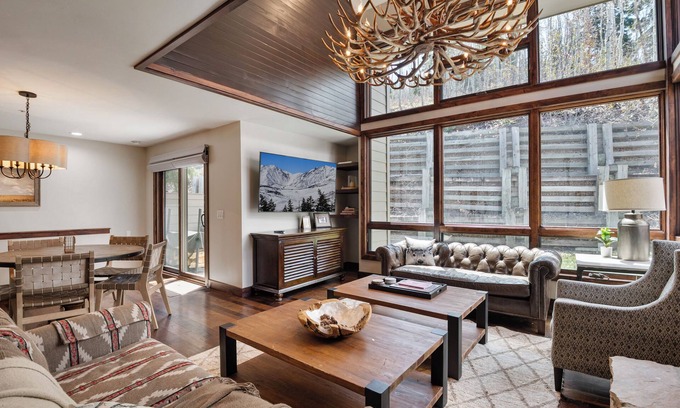Deer Valley House | Sunny Mountain Retreat | BBQ Grill, Private Hot Tub | Walk to Main Street | Near Deer Valley Trails