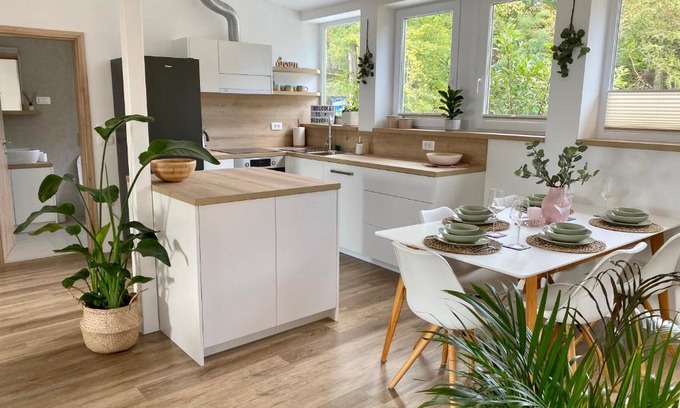 Dobeno Apartment | Sunny Oak Estate