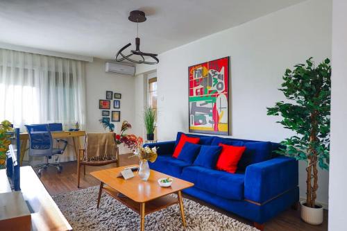 Matiçan Apartment | Sunny Retro Central Apartment