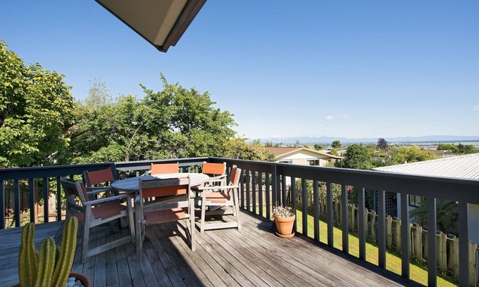 Richmond House | Sunny Richmond Holiday Home - All-day sun & sea views