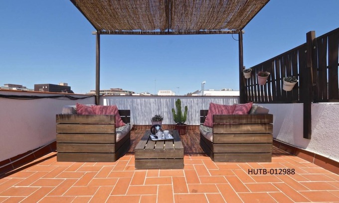 El Parc i la Llacuna del Poblenou Apartment | Sunny Rooftop Apartment