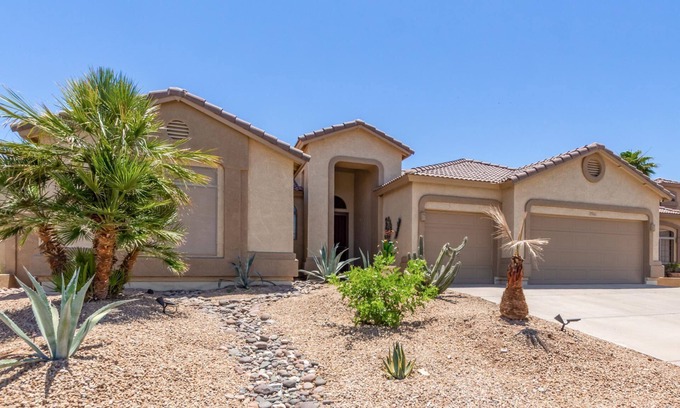 Estrella Mountain Ranch House | Sunny & Spacious * Refreshing Pool * Walk to the Lakes & Parks!