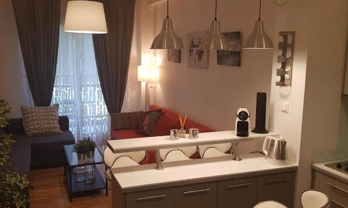 Neos Kosmos Apartment | Sunny Studio