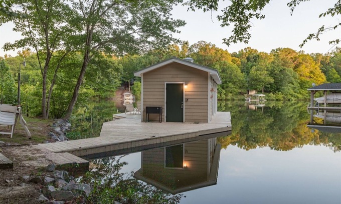 Macon House | Sunny Sylvan Hideaway | Private & Peaceful | Fantastic Views