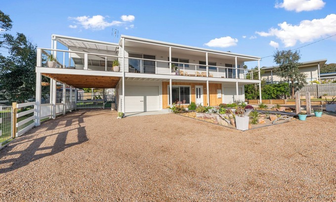 Lake Tyers Beach House | Sunnydaze holiday home. Ideal for your family get away.