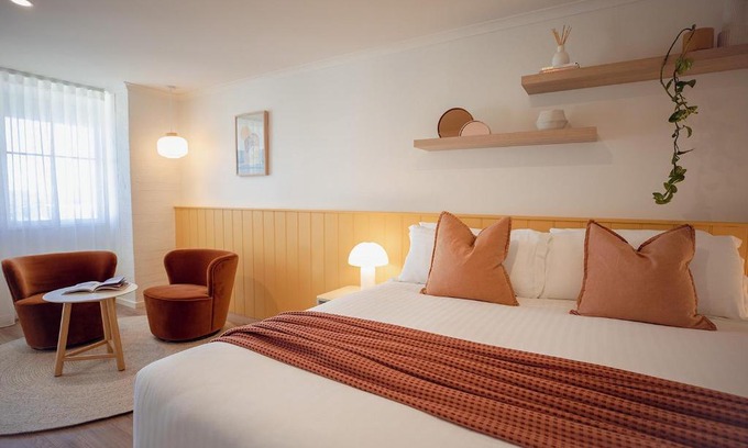 Aireys Inlet Hotel | Sunnymead Hotel
