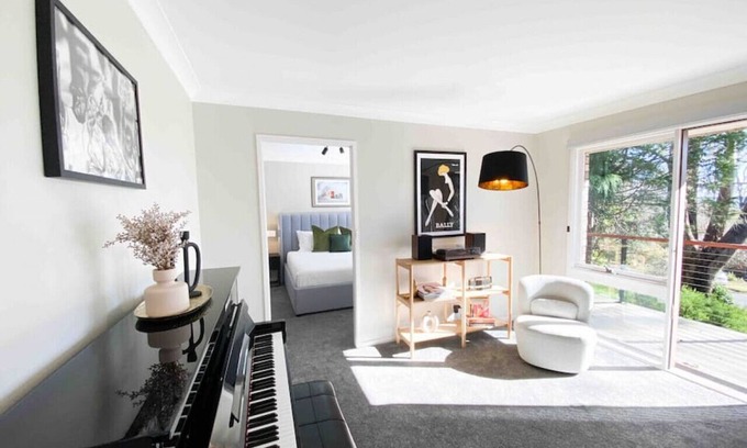 Mount Victoria House | Sunrise Artist at Mt Victoria